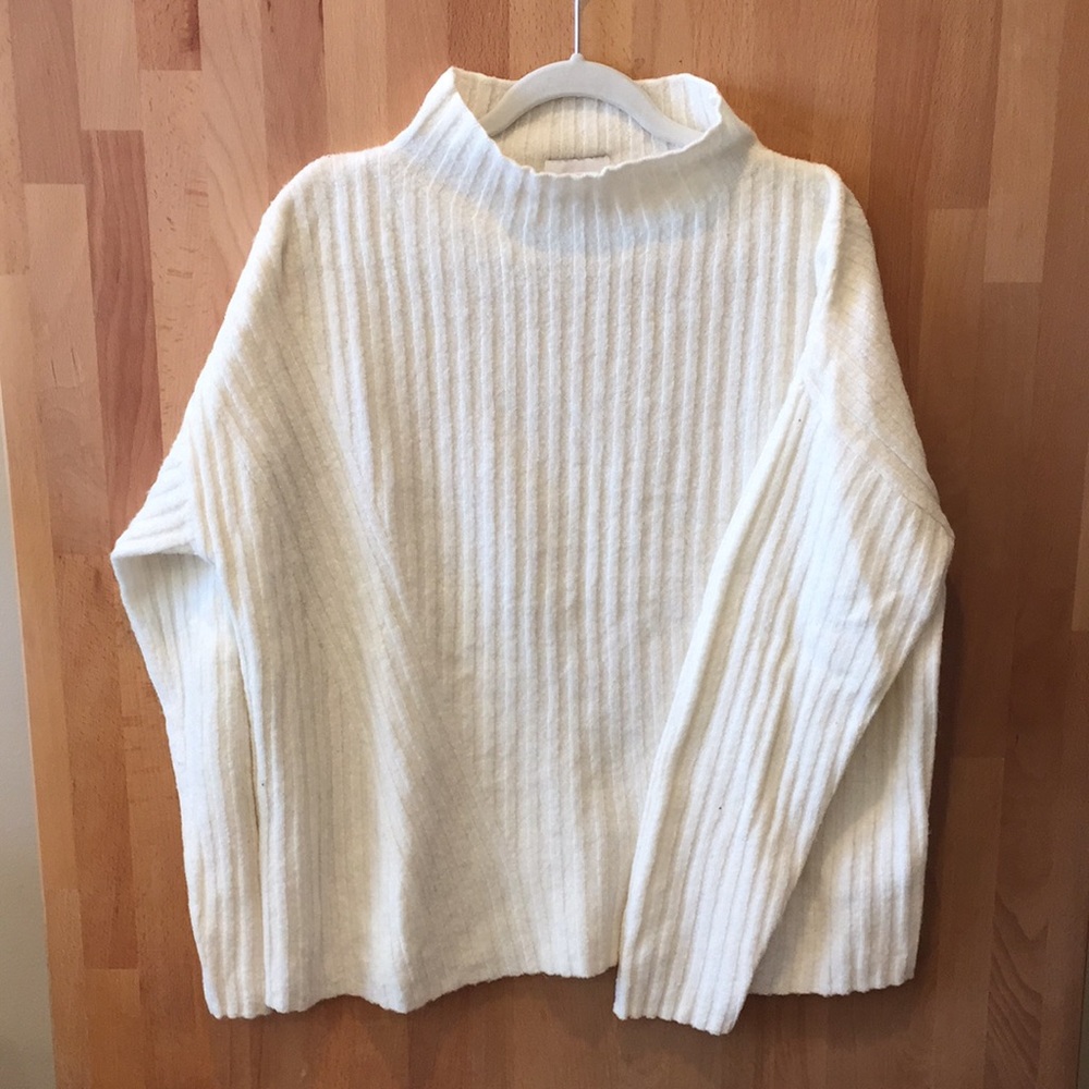 M old navy mock neck sweater